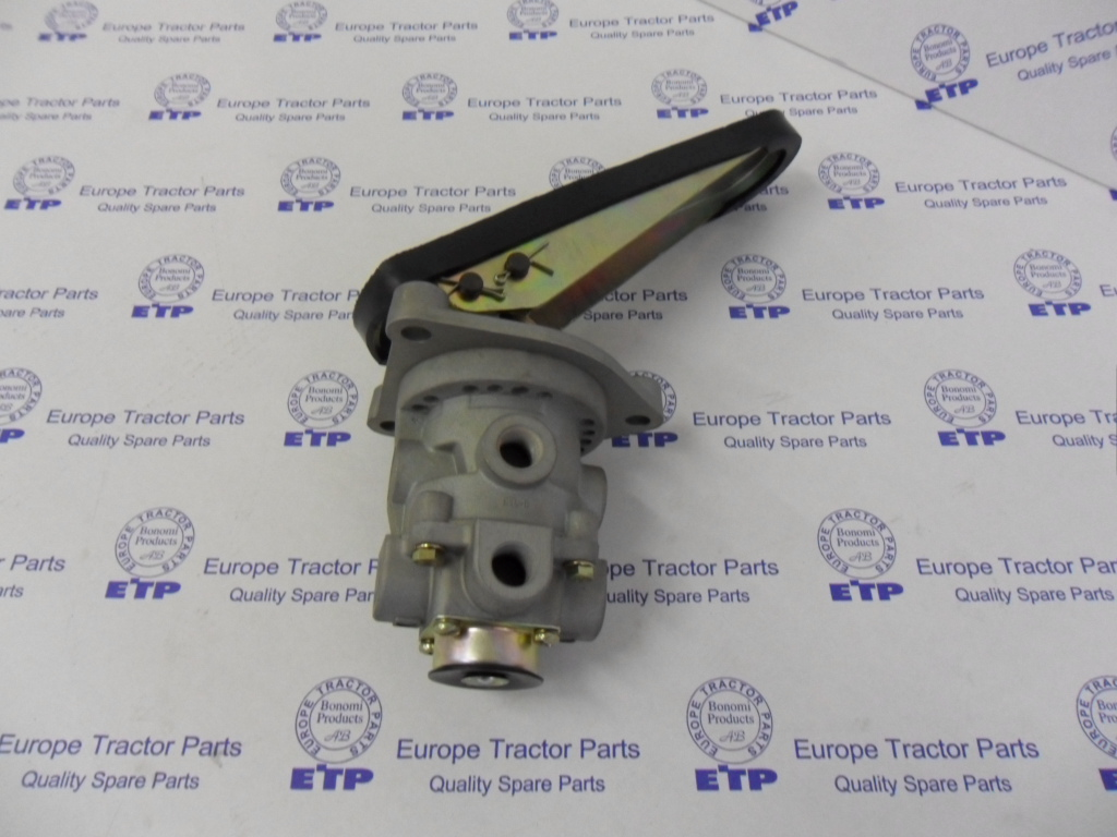 Komatsu Heavy Equipment Valve Asmtreadle 421-35-11201 aftermarket Komatsu replacement part