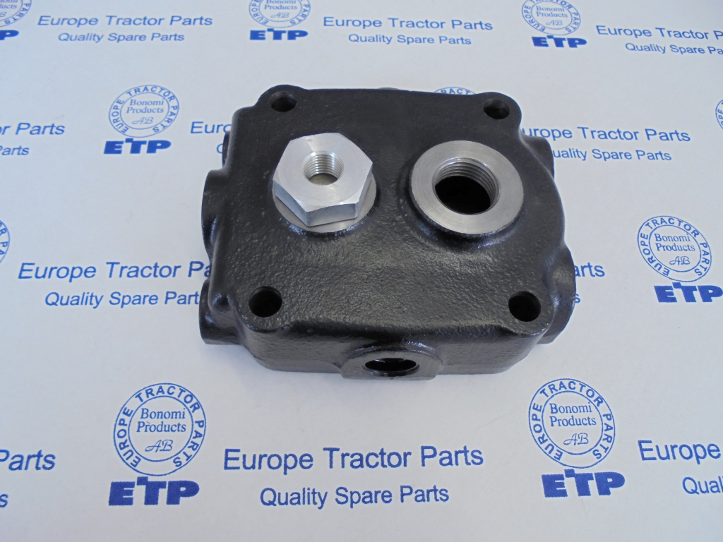Komatsu Engine Cylinder Head Ass'Y DK487018-4420 | 19PARTS | Keep Ops